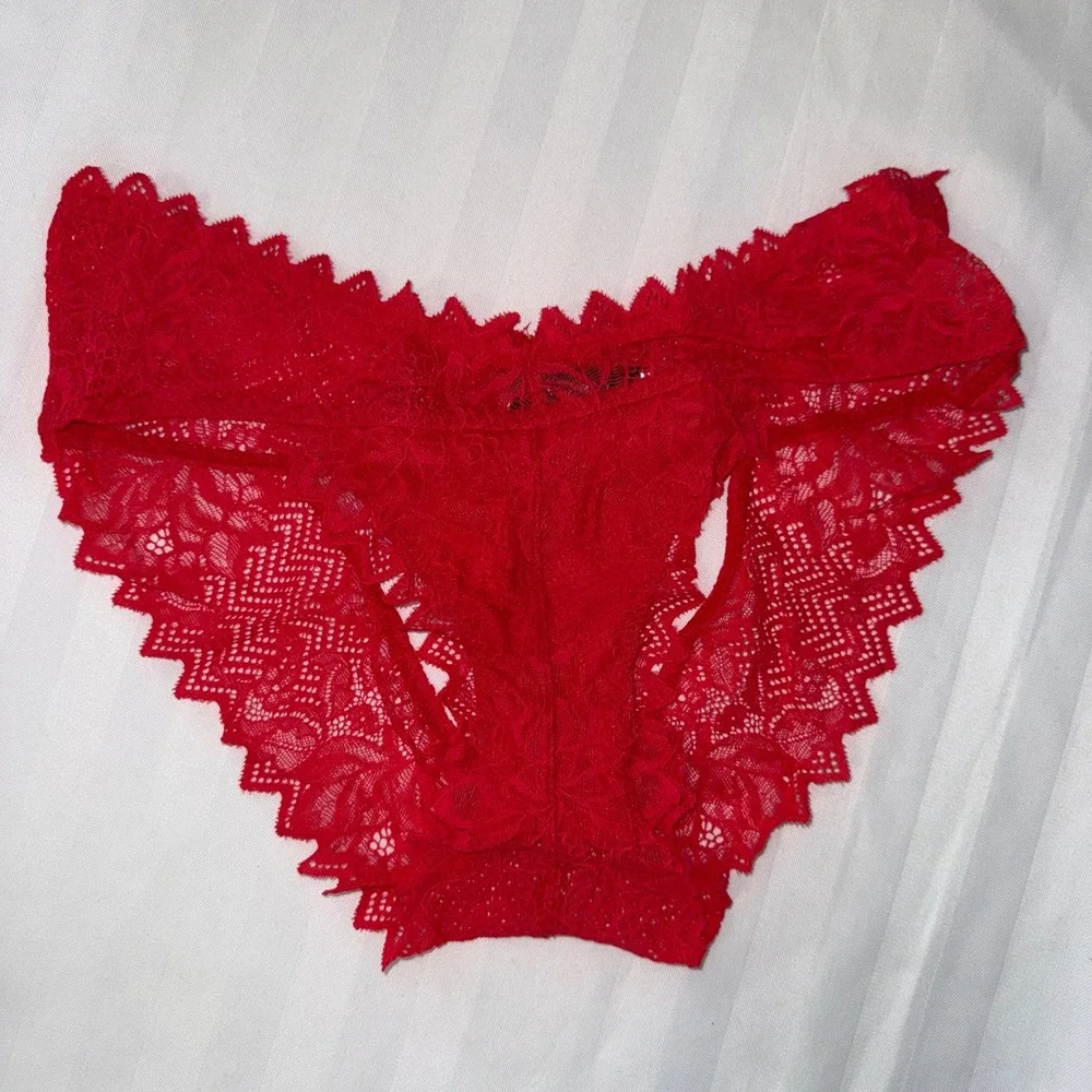 Cosabella‎ Red Floral Lace Open Back Cutout Cheeky Panties Scalloped Edge New M